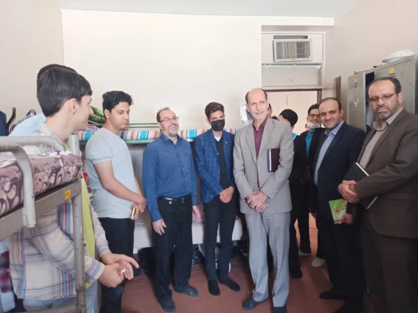 نشست صمیمی مدیرکل آموزش و پرورش استان اصفهان با تشکل های دانشجویی دانشگاه فرهنگیان استان اصفهان 13