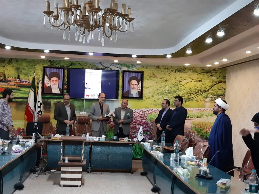 نشست صمیمی مدیرکل آموزش و پرورش استان اصفهان با تشکل های دانشجویی دانشگاه فرهنگیان استان اصفهان 16