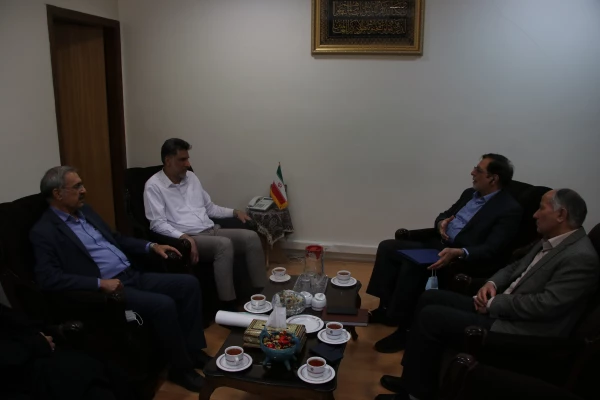 دیدار سرپرست دانشگاه فرهنگیان استان اصفهان با ریاست صدا و سیمای  استان اصفهان 5