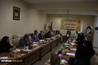 دکتر آقا حسینی در جلسه عفاف و حجاب بیان کردند: عفاف و حجاب بسیار حیاتی و جدی است و دشمن هم با تمام توان این موضوع را هدف قرار گرفته داده است که اگر مخدوش و یا تضعیف شود کار جامعه تمام است

برگزاری جلسه عفاف و حجاب در دانشگاه فرهنگیان استان