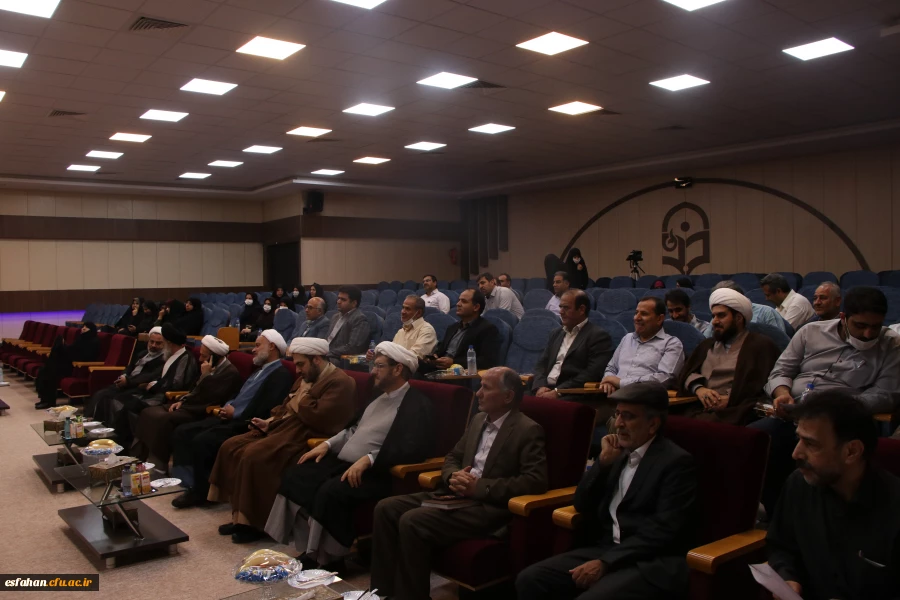 مراسم تکریم و معارفه مسئول دفتر نمایندگی نهاد مقام معظم رهبری در دانشگاه فرهنگیان استان اصفهان 12