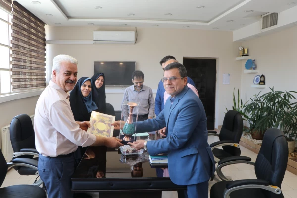 تقدیر از آزاده ی گرامی، جواد خشوعی 2