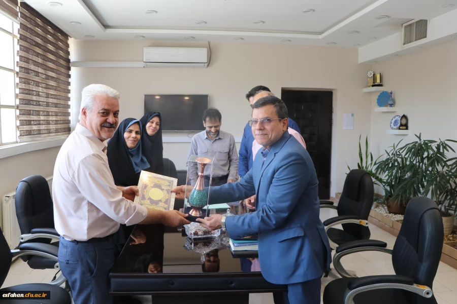 تقدیر از آزاده ی گرامی، جواد خشوعی 2