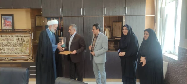 بازدید دکتر علی اکبر کجباف از مرکز امام خمینی(ره) کاشان 2