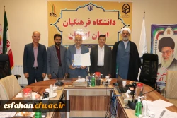 تقدیر از دکتر علیرضا حاج صادقیان رئیس مرکز شهید آیت نجف آباد 6