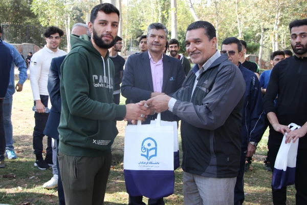 همایش پیاده روی اساتید،کارکنان و دانشجومعلمان دانشگاه فرهنگیان استان اصفهان 16