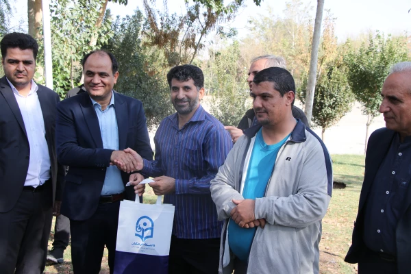 همایش پیاده روی اساتید،کارکنان و دانشجومعلمان دانشگاه فرهنگیان استان اصفهان 19