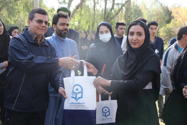 همایش پیاده روی اساتید،کارکنان و دانشجومعلمان دانشگاه فرهنگیان استان اصفهان 23