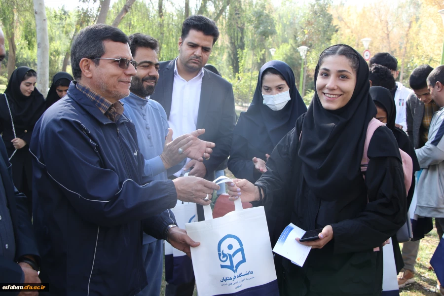 همایش پیاده روی اساتید،کارکنان و دانشجومعلمان دانشگاه فرهنگیان استان اصفهان 28