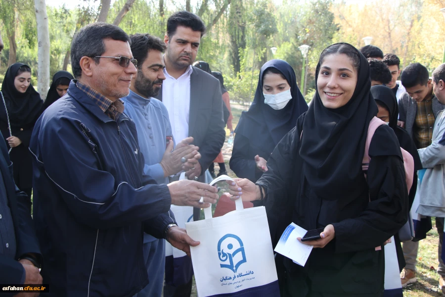 همایش پیاده روی اساتید،کارکنان و دانشجومعلمان دانشگاه فرهنگیان استان اصفهان 29
