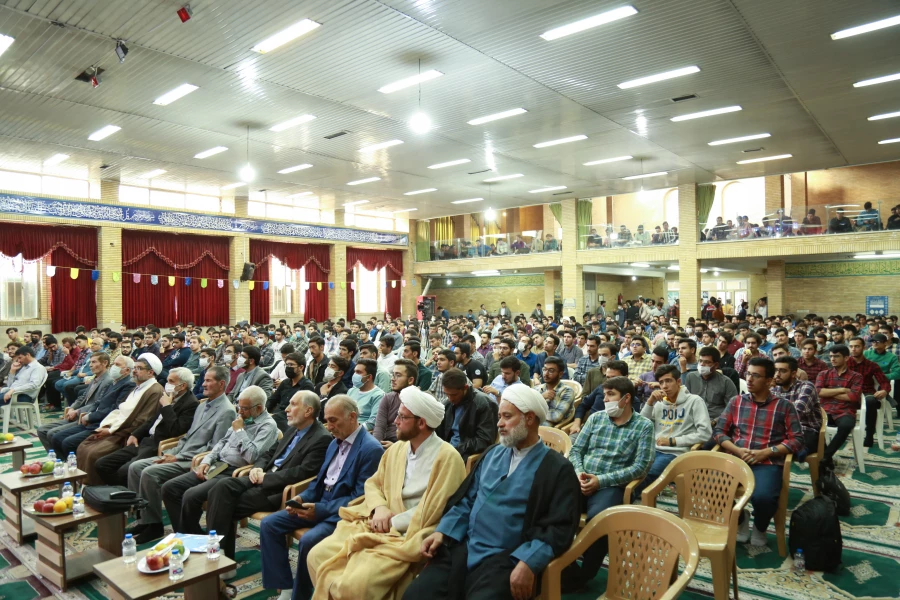 سخنرانی حجت الاسلام و المسلمین محسن قرائتی در دانشگاه فرهنگیان استان اصفهان 6