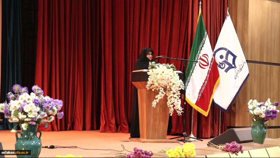مراسم دانشجویان دختر جدیدالورود سال 1401 دانشگاه فرهنگیان استان اصفهان 4