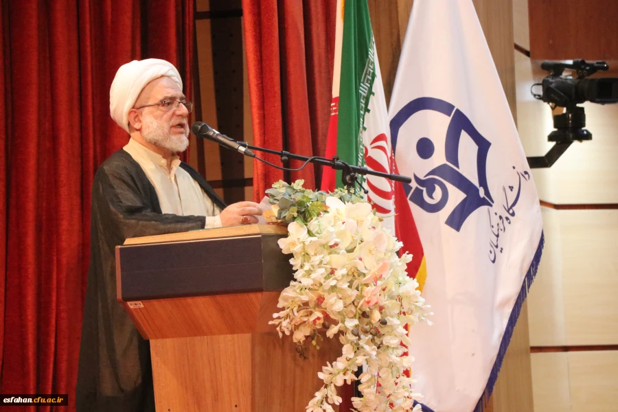 مراسم دانشجویان دختر جدیدالورود سال 1401 دانشگاه فرهنگیان استان اصفهان 5