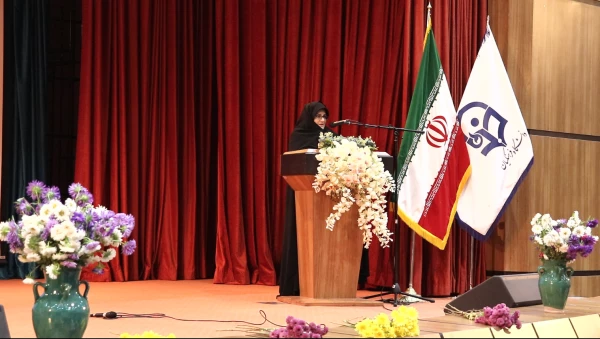 مراسم دانشجویان دختر جدیدالورود سال 1401 دانشگاه فرهنگیان استان اصفهان 8