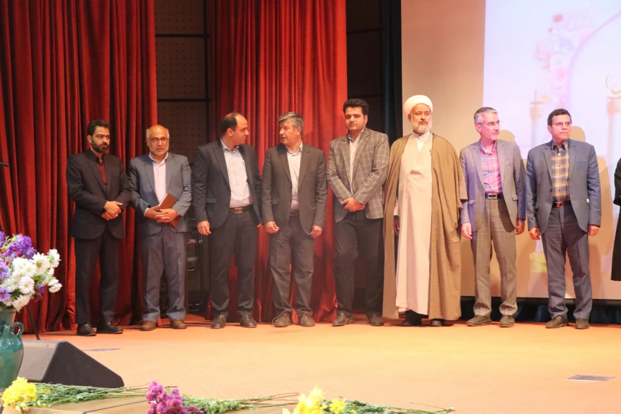 مراسم دانشجویان دختر جدیدالورود سال 1401 دانشگاه فرهنگیان استان اصفهان 9