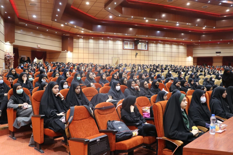 مراسم دانشجویان دختر جدیدالورود سال 1401 دانشگاه فرهنگیان استان اصفهان 11