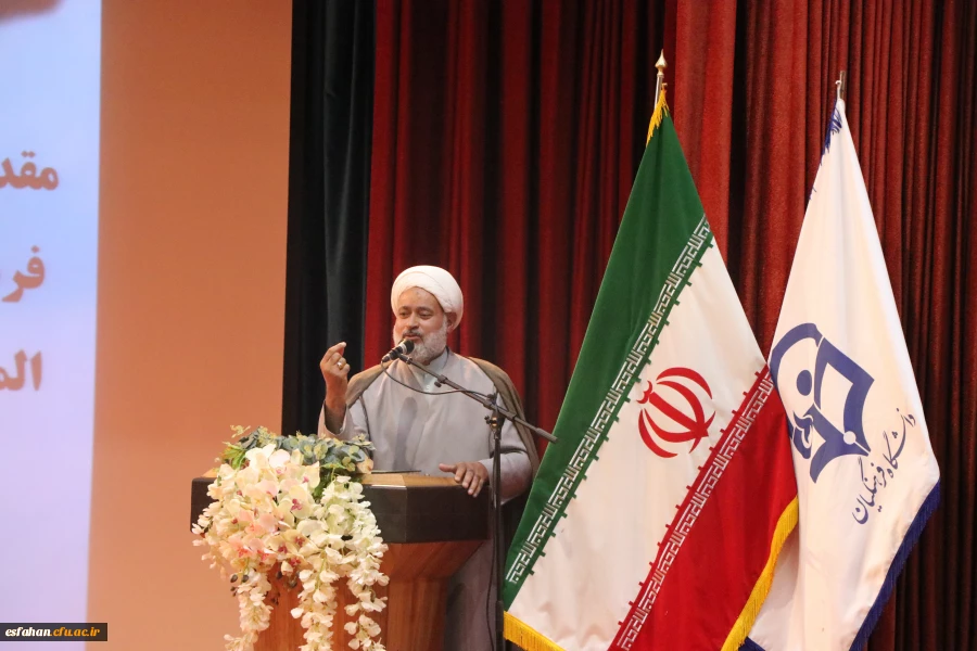 مراسم دانشجویان دختر جدیدالورود سال 1401 دانشگاه فرهنگیان استان اصفهان 13