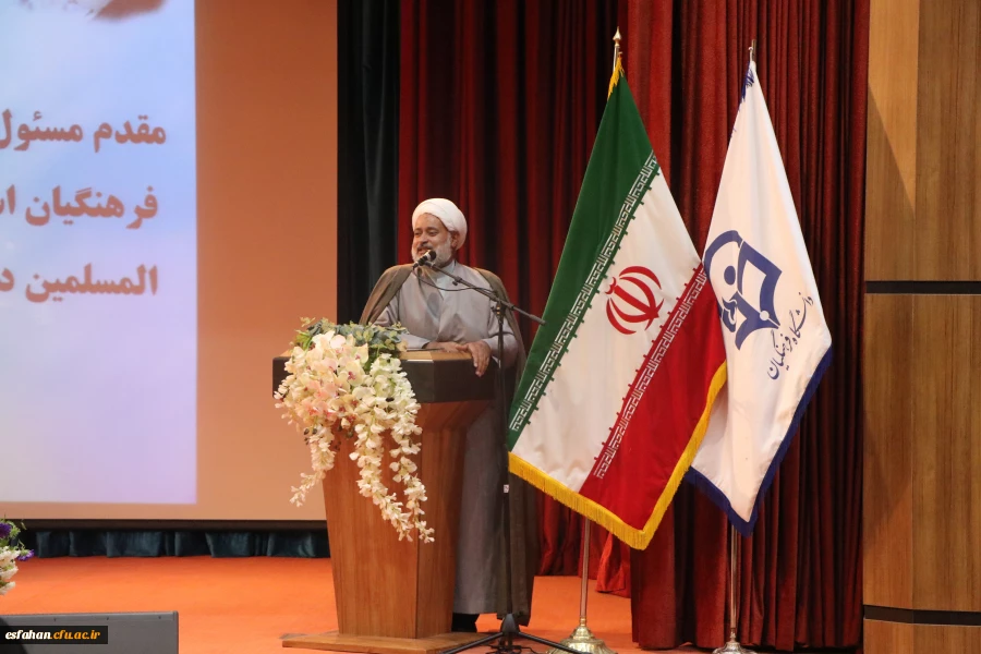 مراسم دانشجویان دختر جدیدالورود سال 1401 دانشگاه فرهنگیان استان اصفهان 14