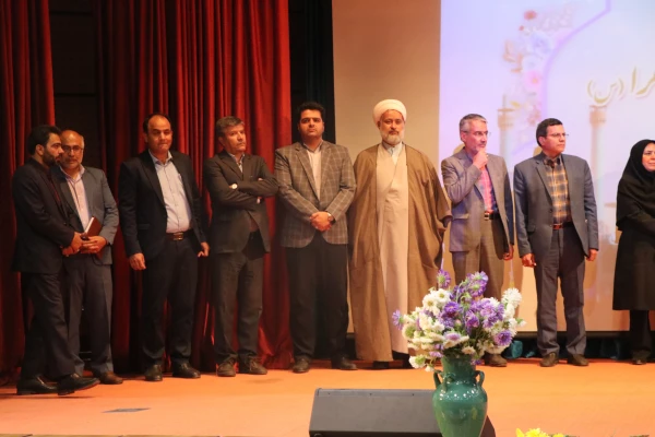 مراسم دانشجویان دختر جدیدالورود سال 1401 دانشگاه فرهنگیان استان اصفهان 17