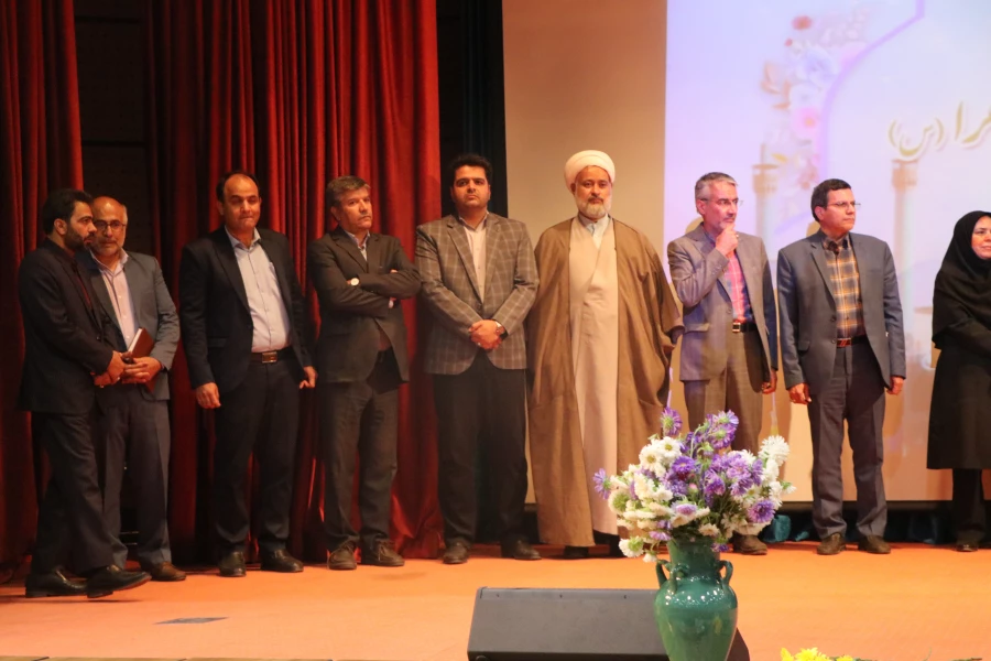 مراسم دانشجویان دختر جدیدالورود سال 1401 دانشگاه فرهنگیان استان اصفهان 17