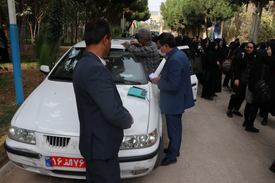 مراسم دانشجویان دختر جدیدالورود سال 1401 دانشگاه فرهنگیان استان اصفهان 18