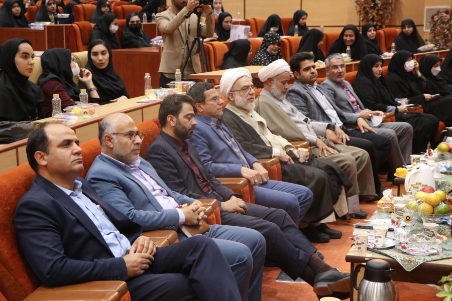 مراسم دانشجویان دختر جدیدالورود سال 1401 دانشگاه فرهنگیان استان اصفهان 22