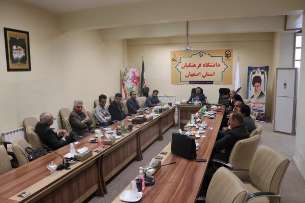 حضور اساتید مأمور در دانشگاه بسیار ارزشمند است. 2