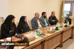 حضور اساتید مأمور در دانشگاه بسیار ارزشمند است. 7