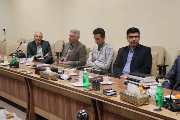 حضور اساتید مأمور در دانشگاه بسیار ارزشمند است. 8