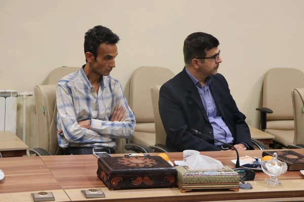 حضور اساتید مأمور در دانشگاه بسیار ارزشمند است. 16