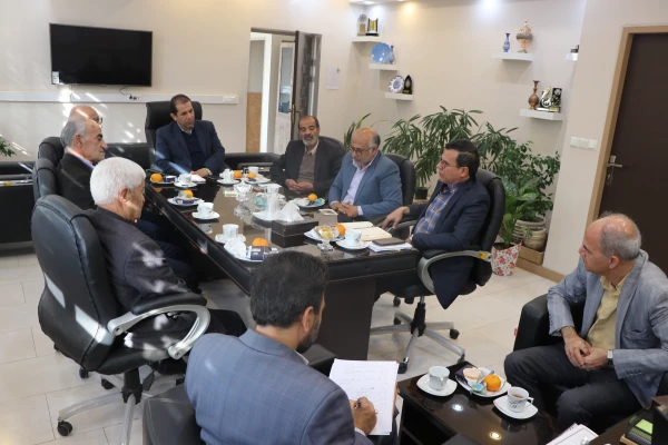 دیدار دکتر کجباف  با روسای و اساتید پیشکسوت مرکز شهید آیت نجف آباد 11