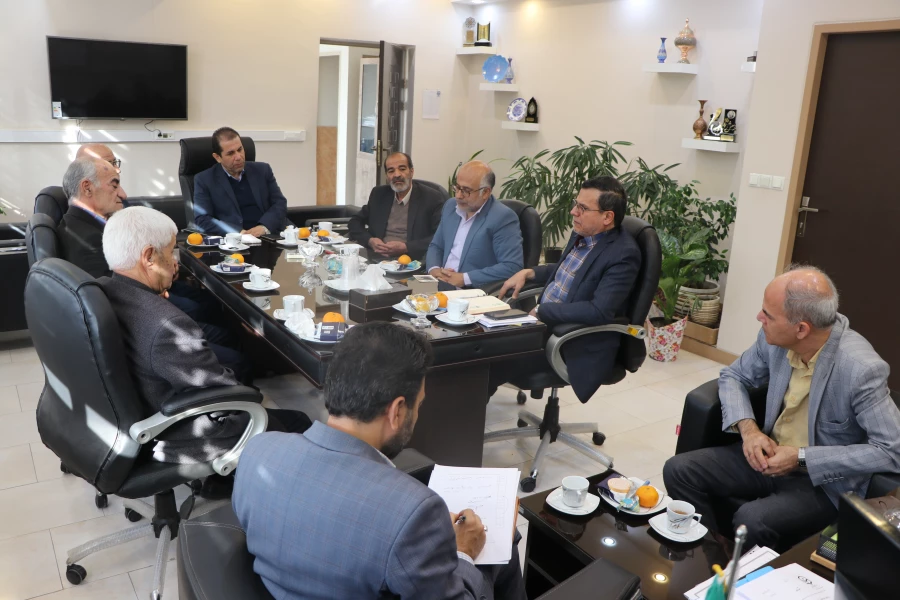 دیدار دکتر کجباف  با روسای و اساتید پیشکسوت مرکز شهید آیت نجف آباد 12