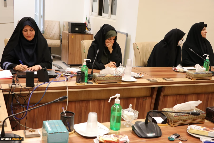 تشکیل جلسه  سرپرستان شبانه روزی دانشگاه فرهنگیان استان اصفهان 8