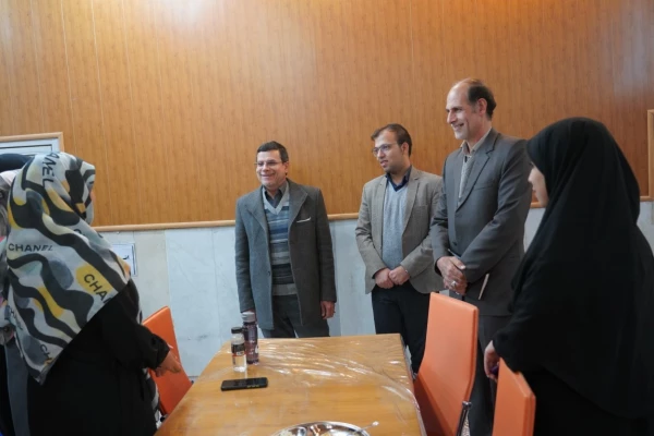 بازدید دکتر کجباف به همراه مدیرکل آموزش و پرورش از خوابگاه های دانشجویی پردیس حضرت فاطمه الزهرا(س) 2