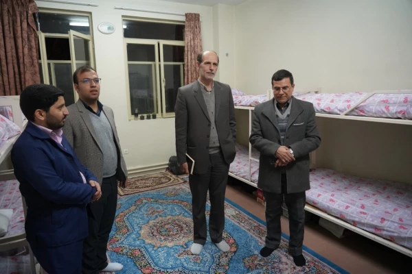 بازدید دکتر کجباف به همراه مدیرکل آموزش و پرورش از خوابگاه های دانشجویی پردیس حضرت فاطمه الزهرا(س) 2