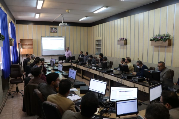 دوره توانمندسازی کارکنان حوزه  امور مالی ،طرح و برنامه و بودجه و پشتیبانی و رفاه کارکنان  14