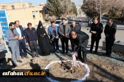 آیین کلنگ زنی ساخت آزمایشگاه علوم پایه مرکز شهیدرجایی اصفهان 11