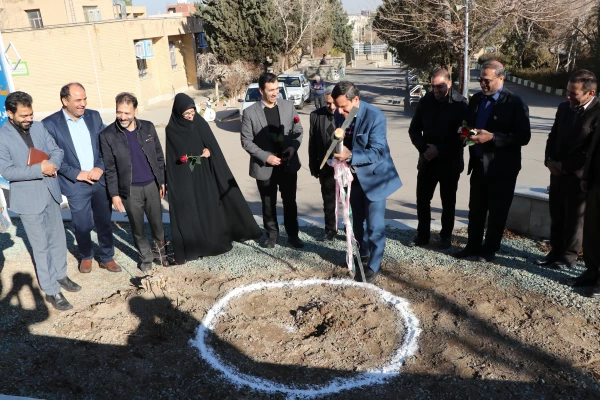 آیین کلنگ زنی ساخت آزمایشگاه علوم پایه مرکز شهیدرجایی اصفهان 7