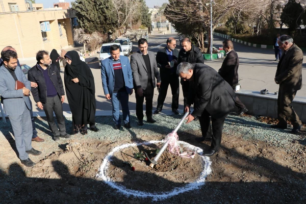 آیین کلنگ زنی ساخت آزمایشگاه علوم پایه مرکز شهیدرجایی اصفهان 17