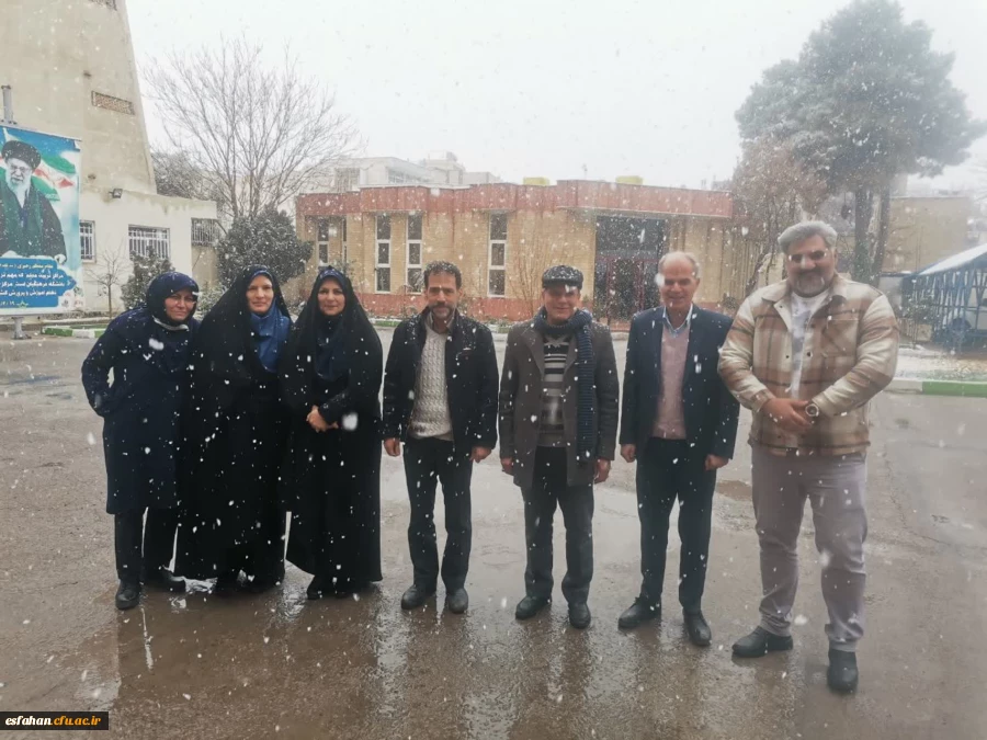 یک روز برفی در مدیریت امور پردیس های دانشگاه فرهنگیان استان اصفهان 2