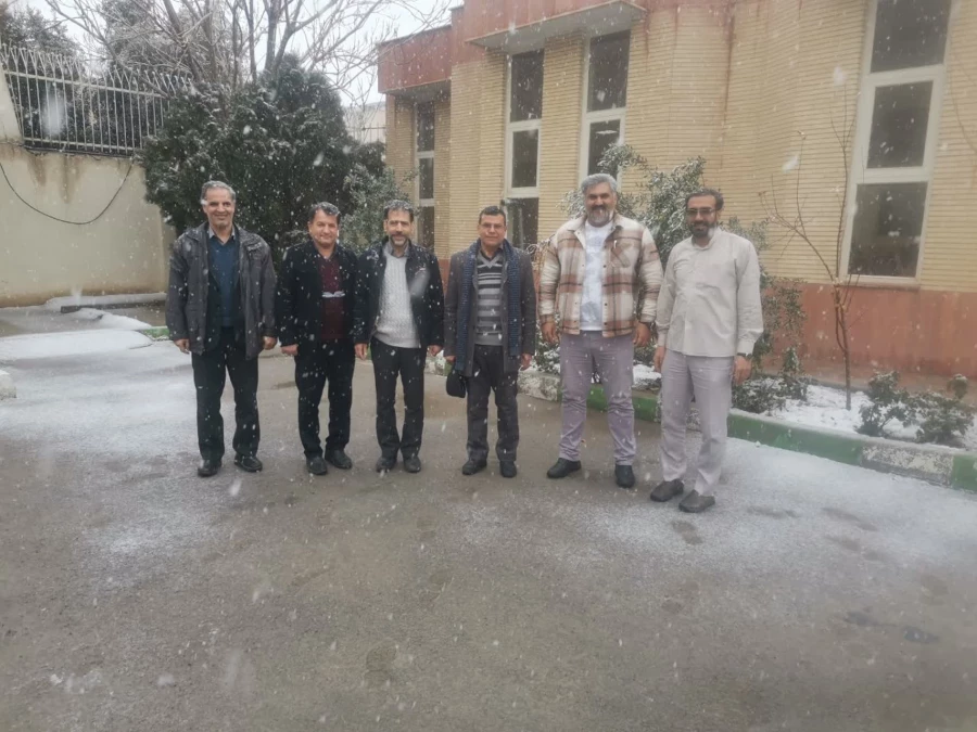 یک روز برفی در مدیریت امور پردیس های دانشگاه فرهنگیان استان اصفهان 5