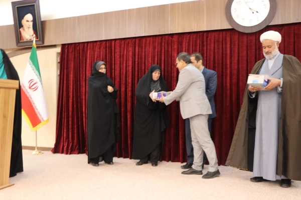 مراسم گرامیداشت مقام زن در پردیس فاطمه الزهرا(س) 2