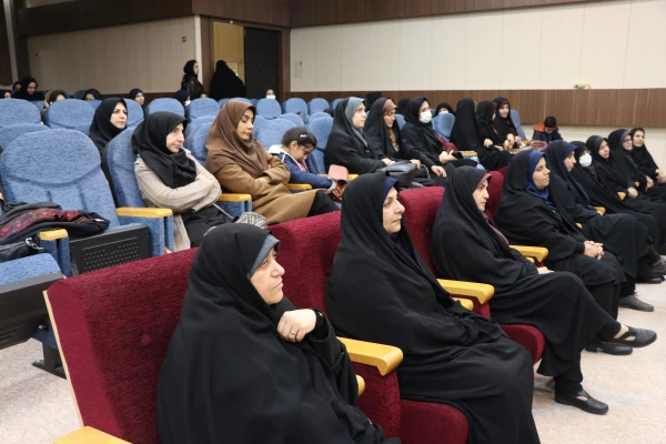 مراسم گرامیداشت مقام زن در پردیس فاطمه الزهرا(س) 3