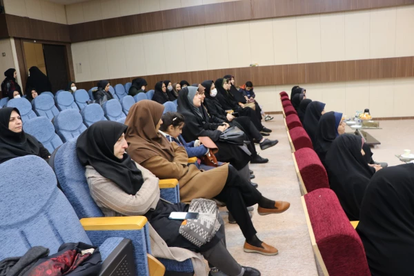 مراسم گرامیداشت مقام زن در پردیس فاطمه الزهرا(س) 5