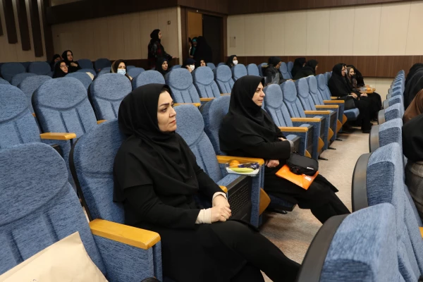 مراسم گرامیداشت مقام زن در پردیس فاطمه الزهرا(س) 6