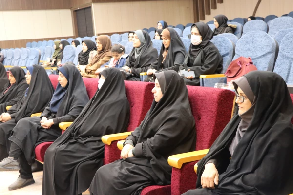 مراسم گرامیداشت مقام زن در پردیس فاطمه الزهرا(س) 7