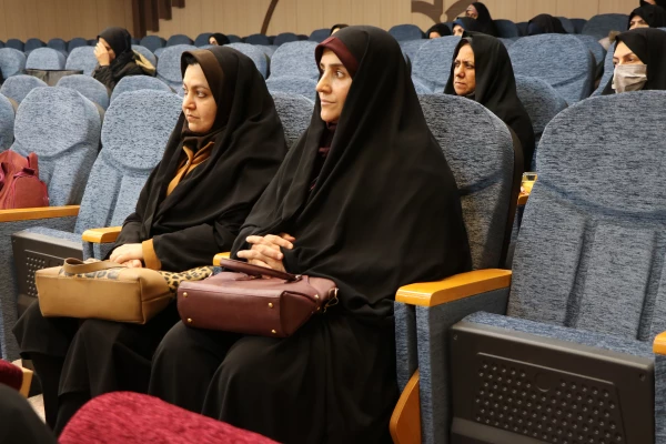 مراسم گرامیداشت مقام زن در پردیس فاطمه الزهرا(س) 8