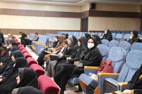 مراسم گرامیداشت مقام زن در پردیس فاطمه الزهرا(س) 9