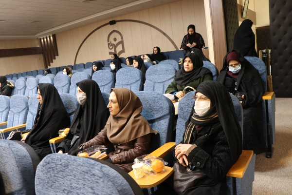 مراسم گرامیداشت مقام زن در پردیس فاطمه الزهرا(س) 10