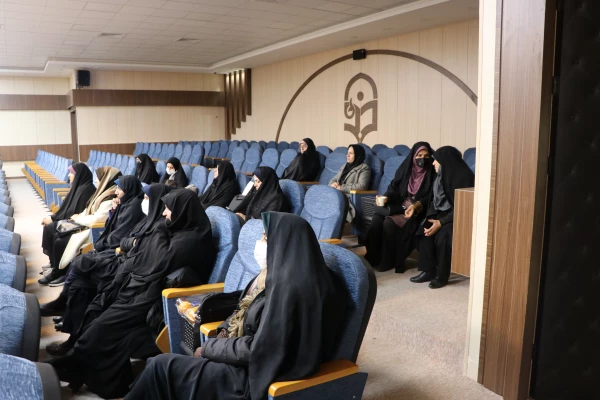 مراسم گرامیداشت مقام زن در پردیس فاطمه الزهرا(س) 14